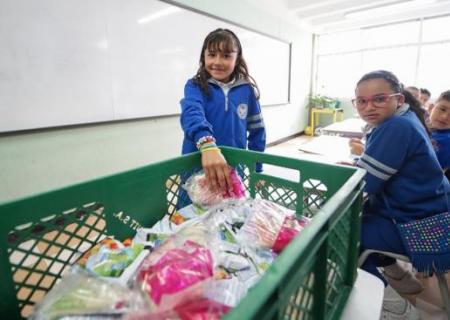 IAD Servicio de Recepción Almacenamiento Ensamble y Distribución de Refrigerios Escolares para la Operación del PAE III 